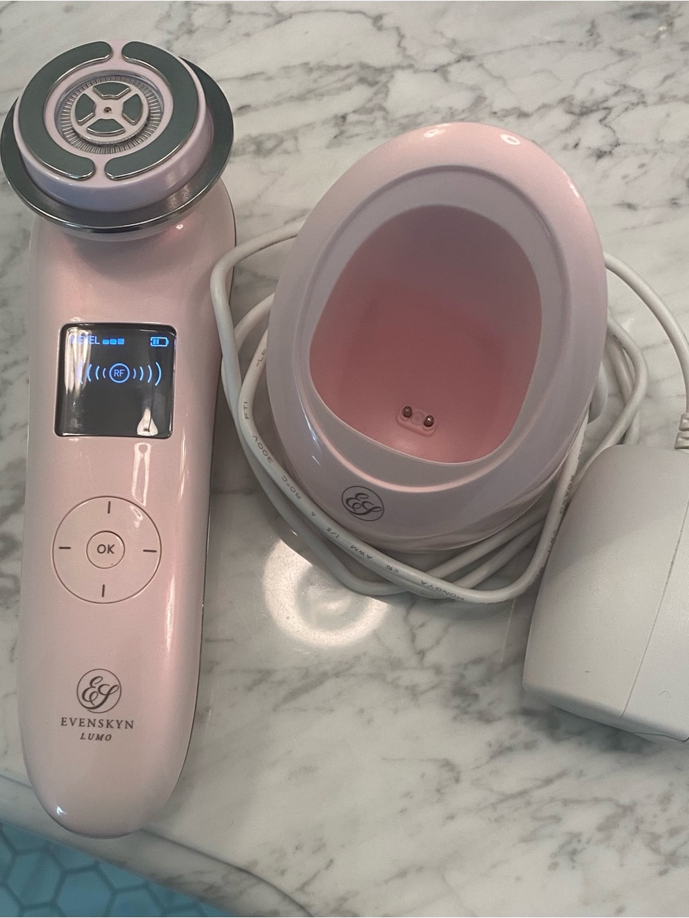 Evenskyn Lumo RF Skin Tightening Anti-Aging Device